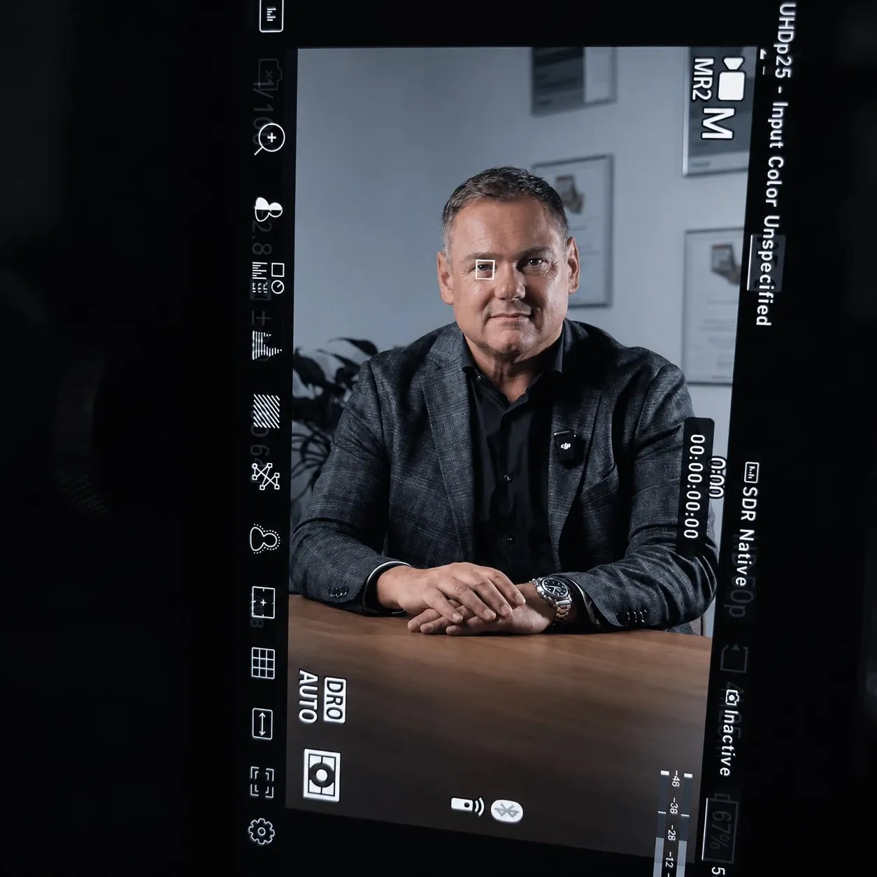Kunde im Kamera-Display während eines Drehs